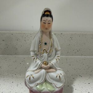 Guan Yin, Bodhisattva of Compassion Statue